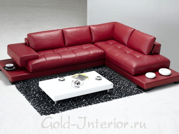 Бордовый диван в современном и классическом интерьерах