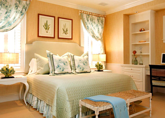 Персиковый, ванильный и бежевый цвета в декорировании спальни