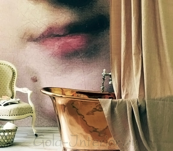 Стильная фреска-портрет в ванной