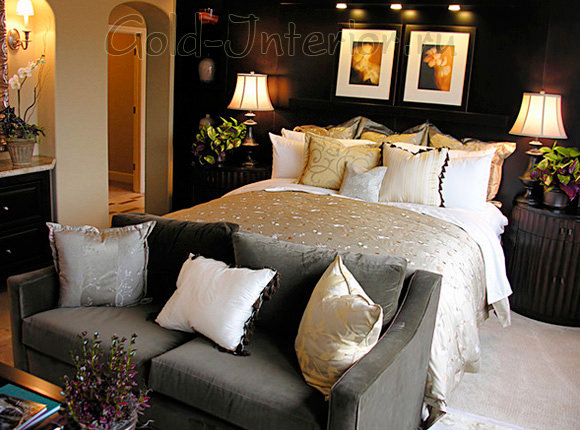 Золотистый текстиль + серый диван